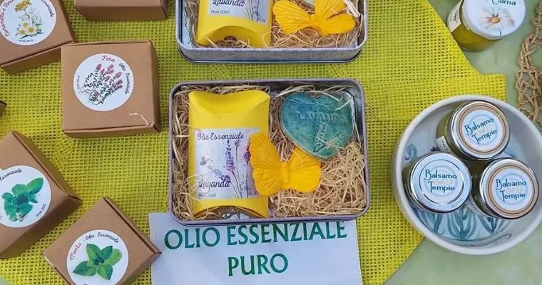 Le api, le farfalle, i fiori, del giardino terrestre